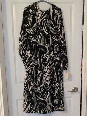 Open Edit Black Swirl CUTOUT DETAIL MIDI DRESS